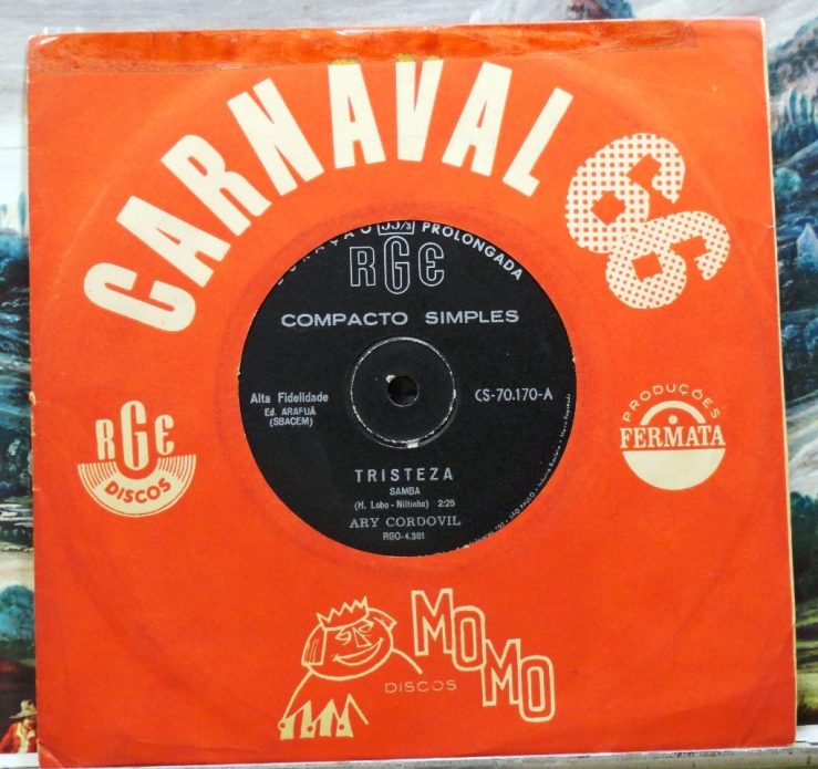 In 1966, "Tristeza" was released by Ari Cordovil, but it even more popular after Jair Rodrigues sang it live on the program "O Fino da Bossa."