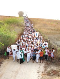Every year in the interior of Ceará, the "Drought Walk" (Caminhada da Seca) pays tribute to migrants who fled the drought of 1932. 