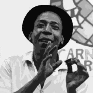 Zé Kéti followed in Ciro Monteiro's footsteps playing percussion on a matchbox. He said to play, the matchbox couldn't be too full nor too empty. 