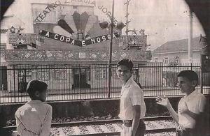 Zaquia Jorge's Teatro Madureira took her name before going out of business after her death in 1957. The theater was right in front of the Madureira station on the suburban rail from Central Station. 