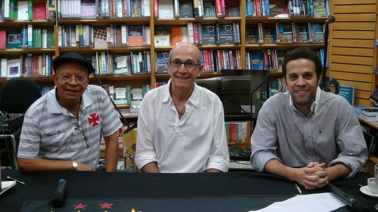 Nei Lopes (L) at the launch of his book "Contos da Colina" about his football team, Vasco da Gama, written with Mauricio Murad and Luis Maffei.