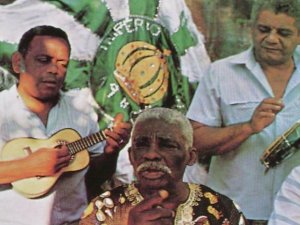 Aniceto was one of the founders of the Império Serrano samba school in March 1947.